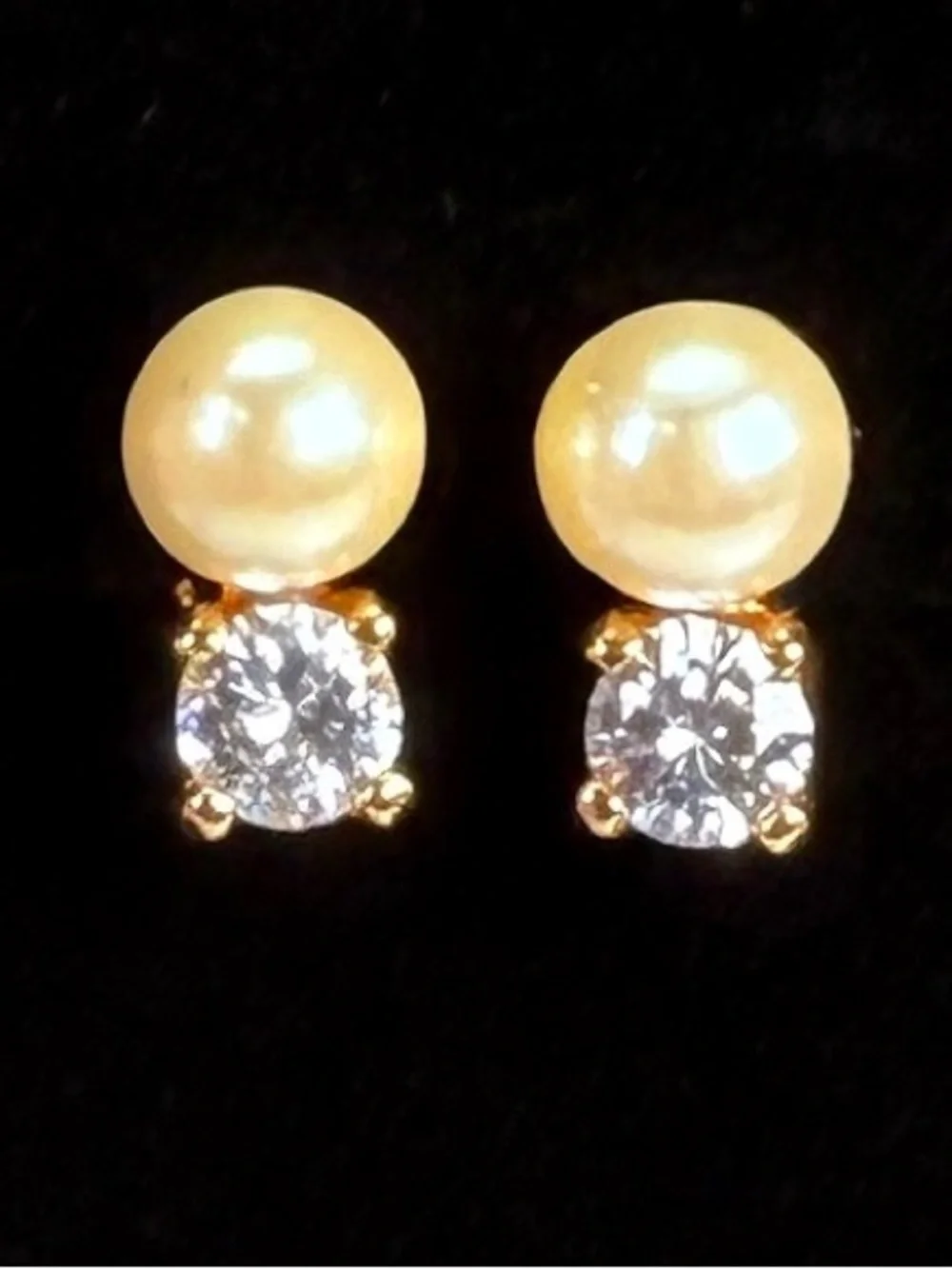 Elegant vintage Goldtone and Faux Pearl Clip-On Earrings